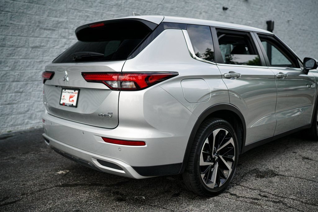 Used 2023 Mitsubishi Outlander LE AWD/4WD image 14