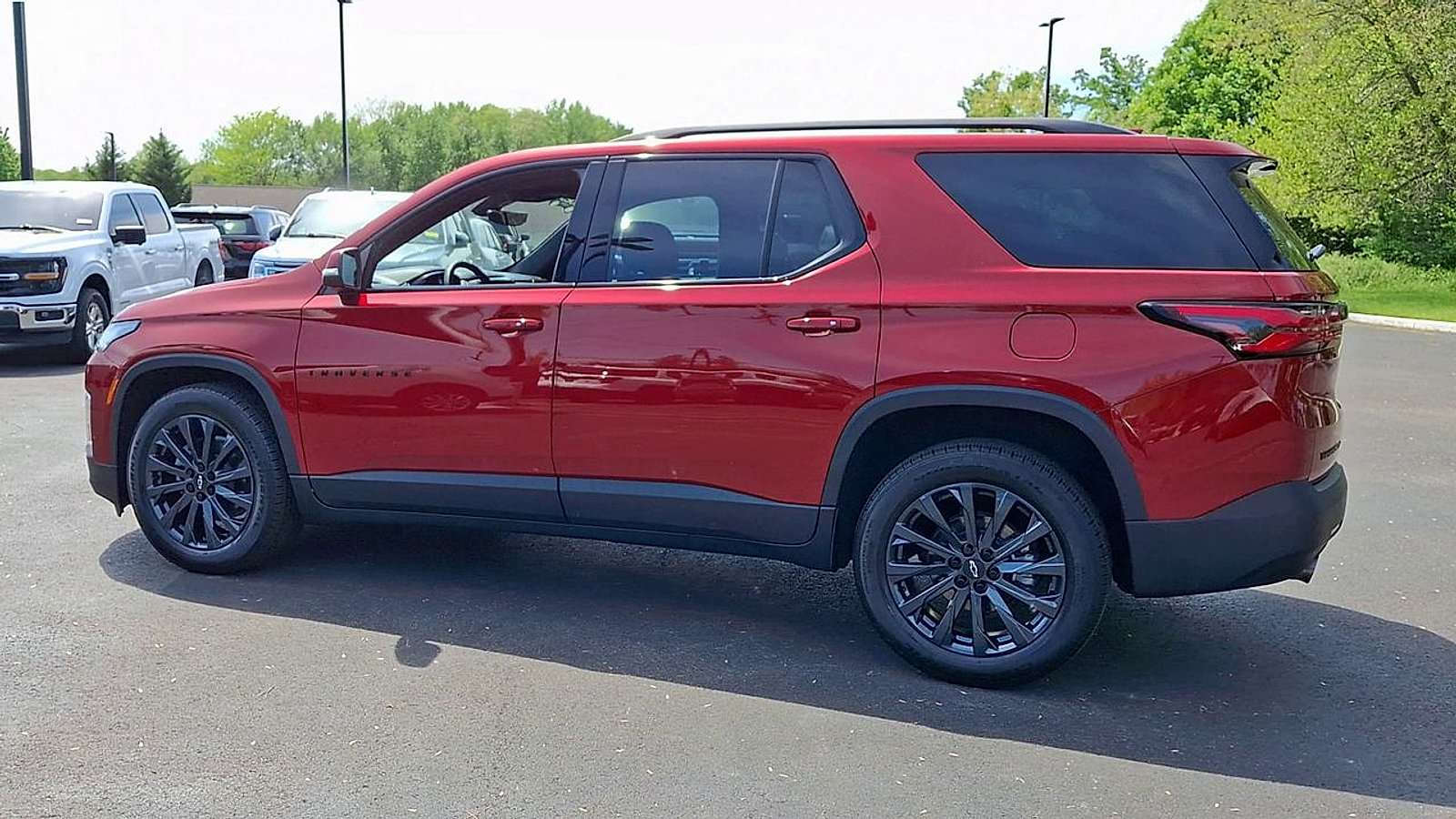 Certified 2023 Chevrolet Traverse RS w/ LPO, Floor Liner Package AWD/4WD image 8