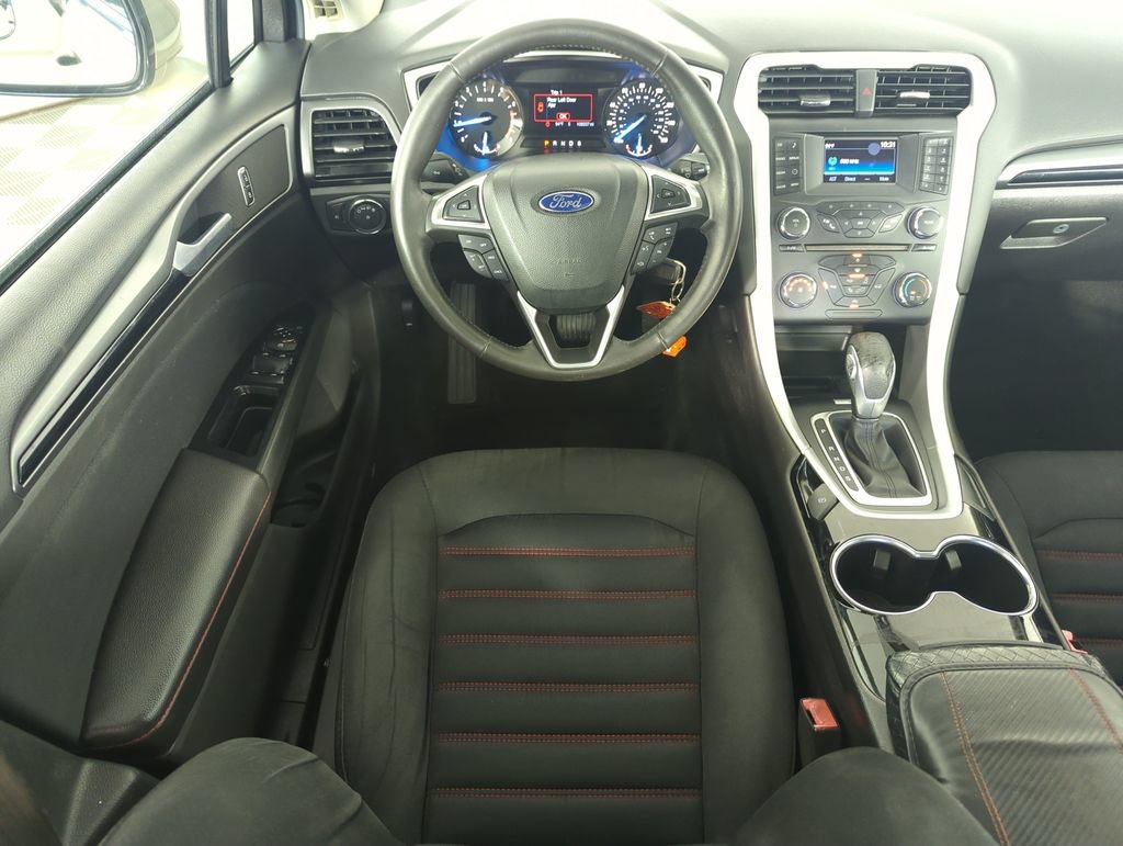 Used 2015 Ford Fusion SE w/ Equipment Group 201A FWD image 14