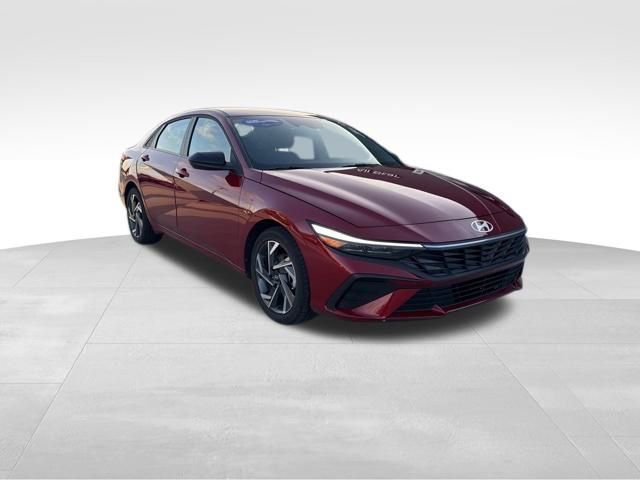 Certified 2025 Hyundai Elantra Sport image 3