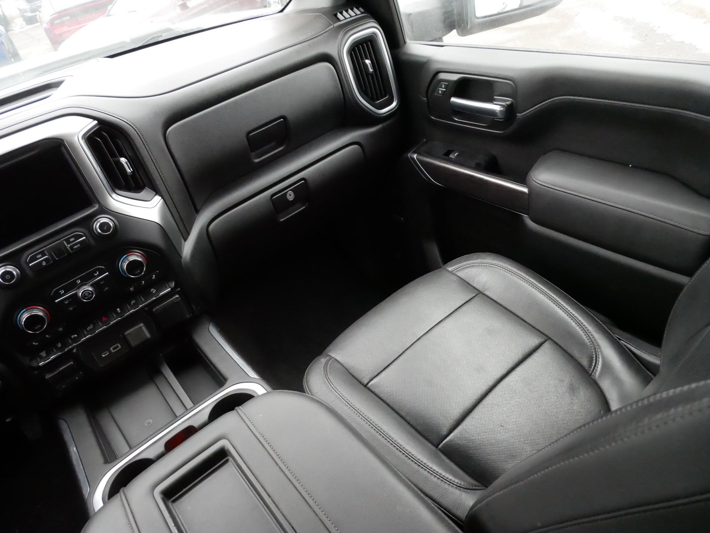 Used 2020 Chevrolet Silverado 2500 LTZ w/ LTZ Premium Package image 11