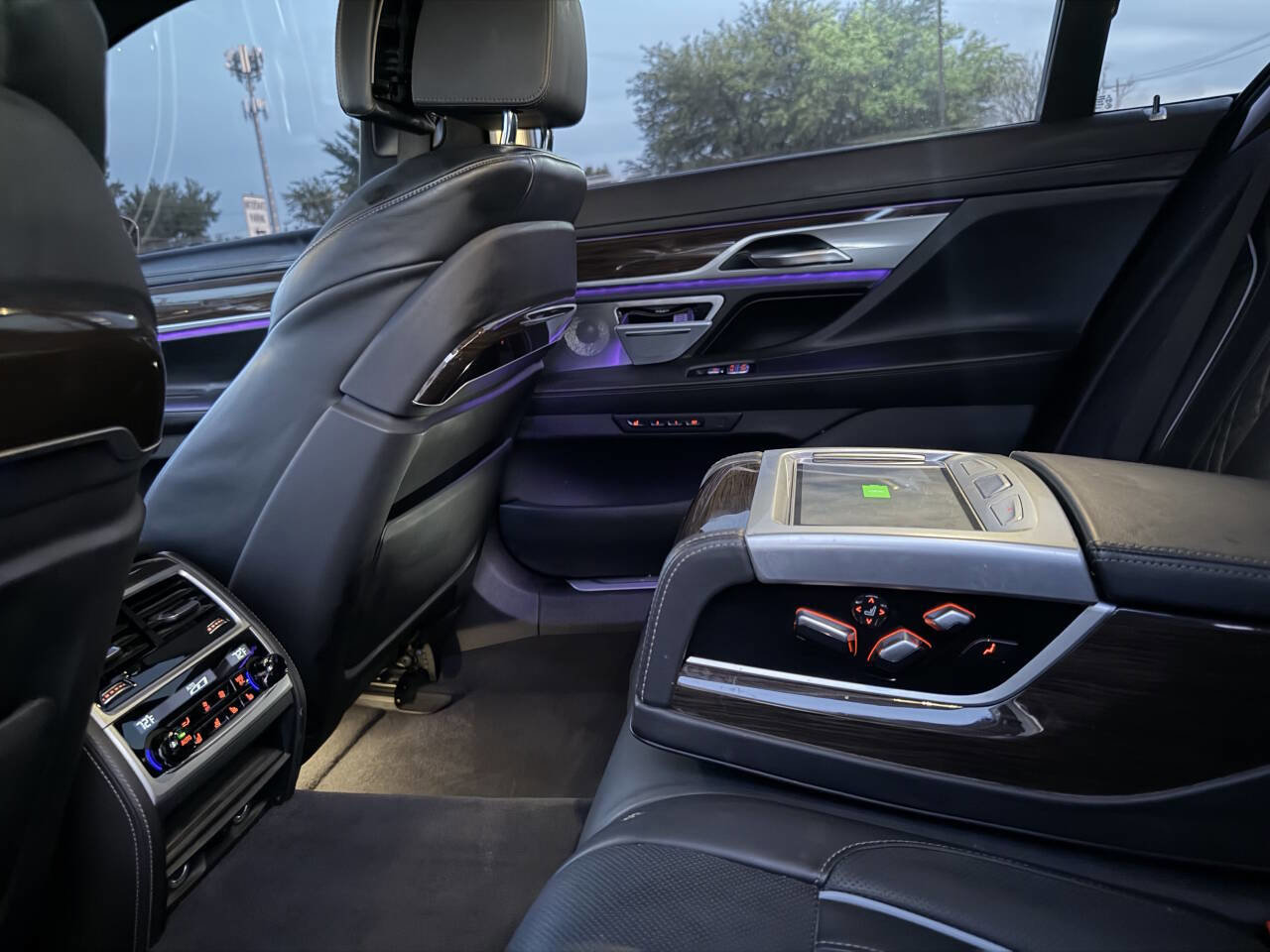 Used 2019 BMW M760i xDrive w/ Luxury Rear Seating Package AWD/4WD image 18