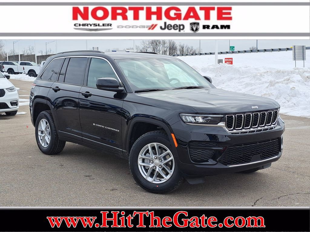 New 2026 Jeep Grand Cherokee Laredo image 1
