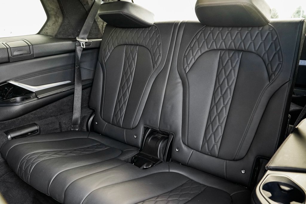 Used 2022 BMW X7 M50i image 23