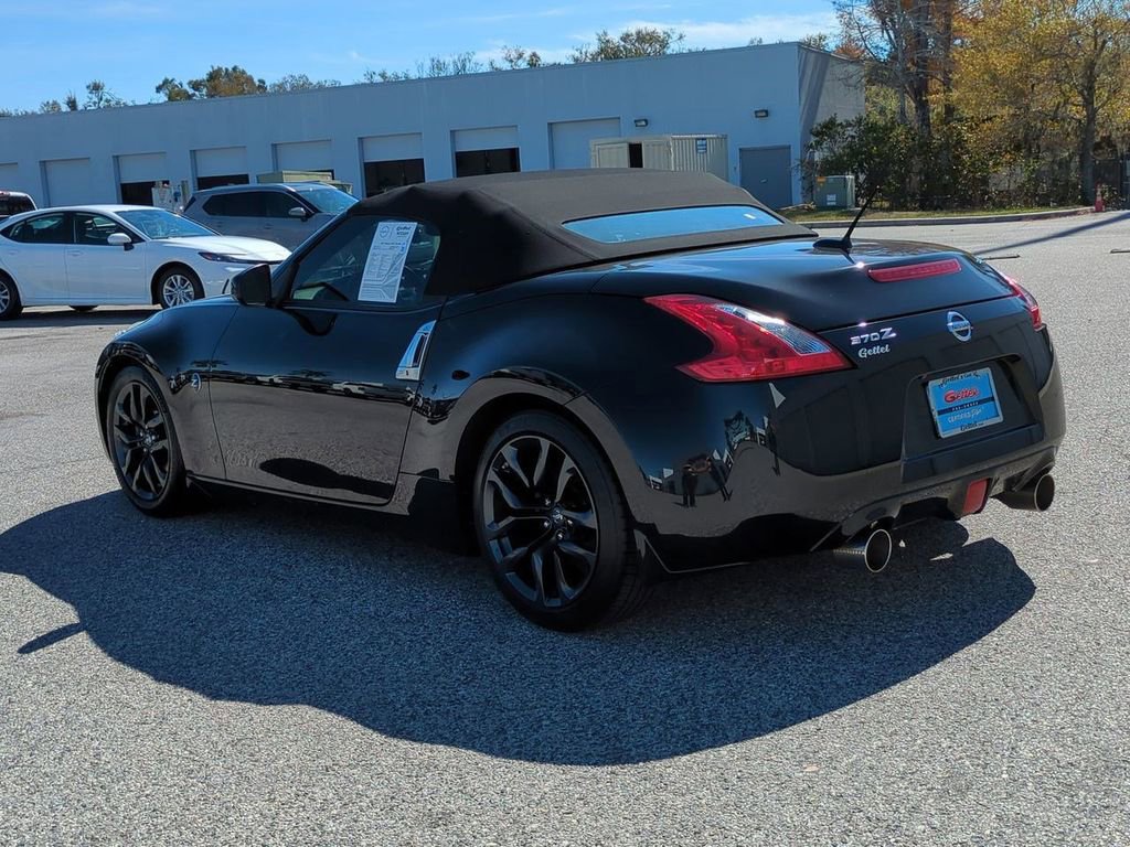 Used 2017 Nissan 370Z Touring image 7