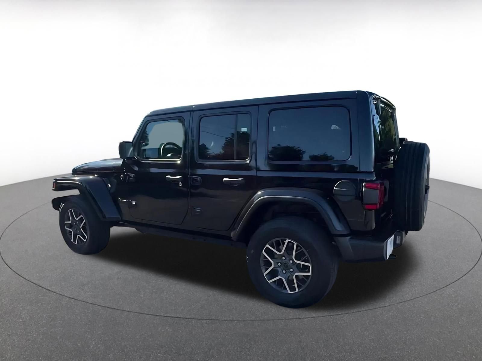 Used 2025 Jeep Wrangler Sahara AWD/4WD image 8