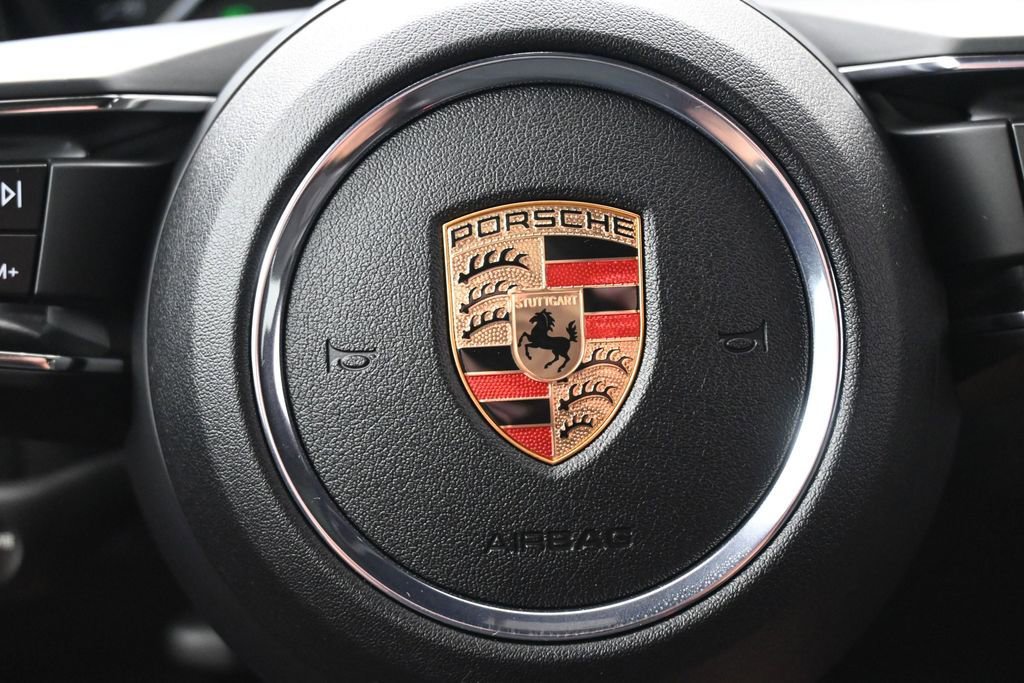 Used 2025 Porsche Macan AWD/4WD image 24