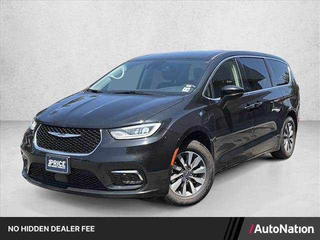 Used 2023 Chrysler Pacifica Touring-L