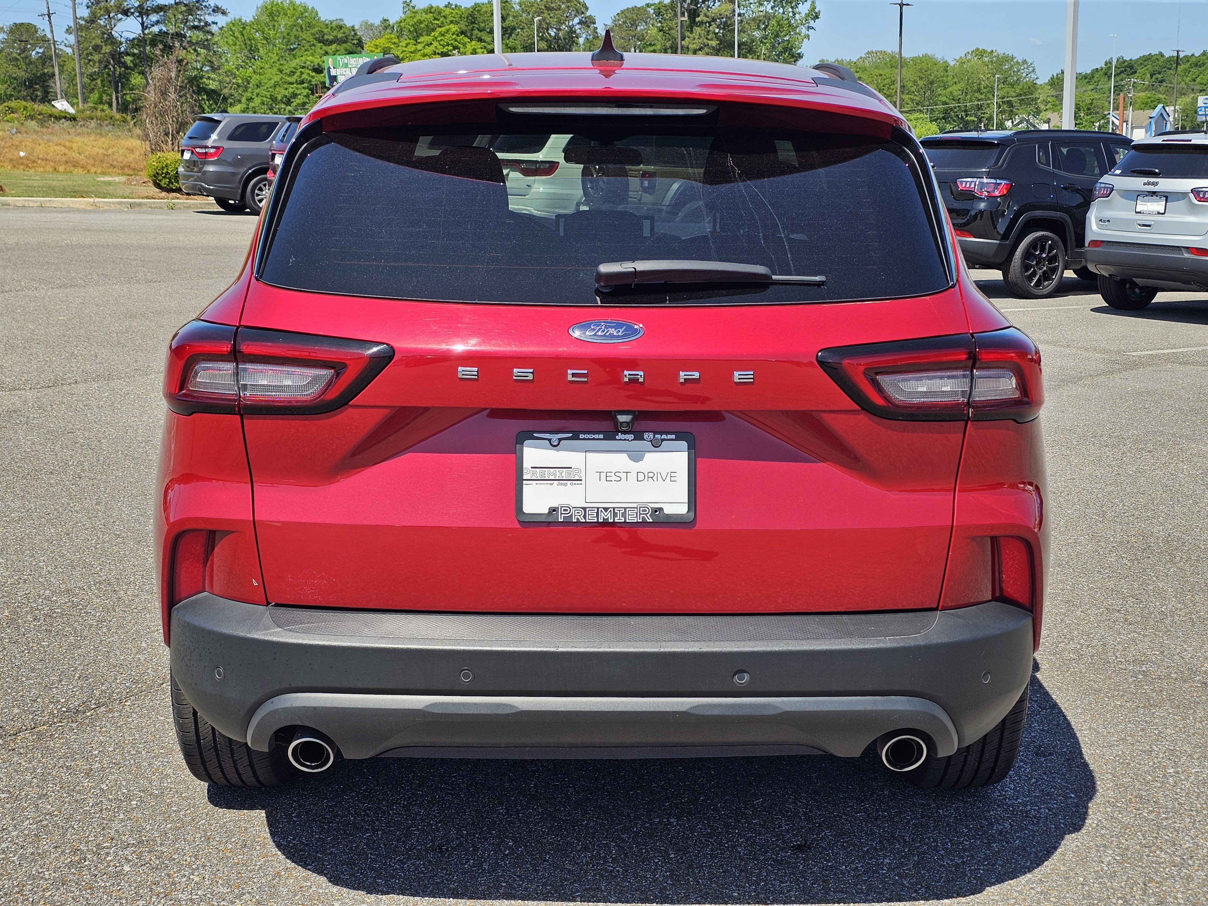 Used 2025 Ford Escape ST-Line w/ Tech Pack #1 FWD image 11