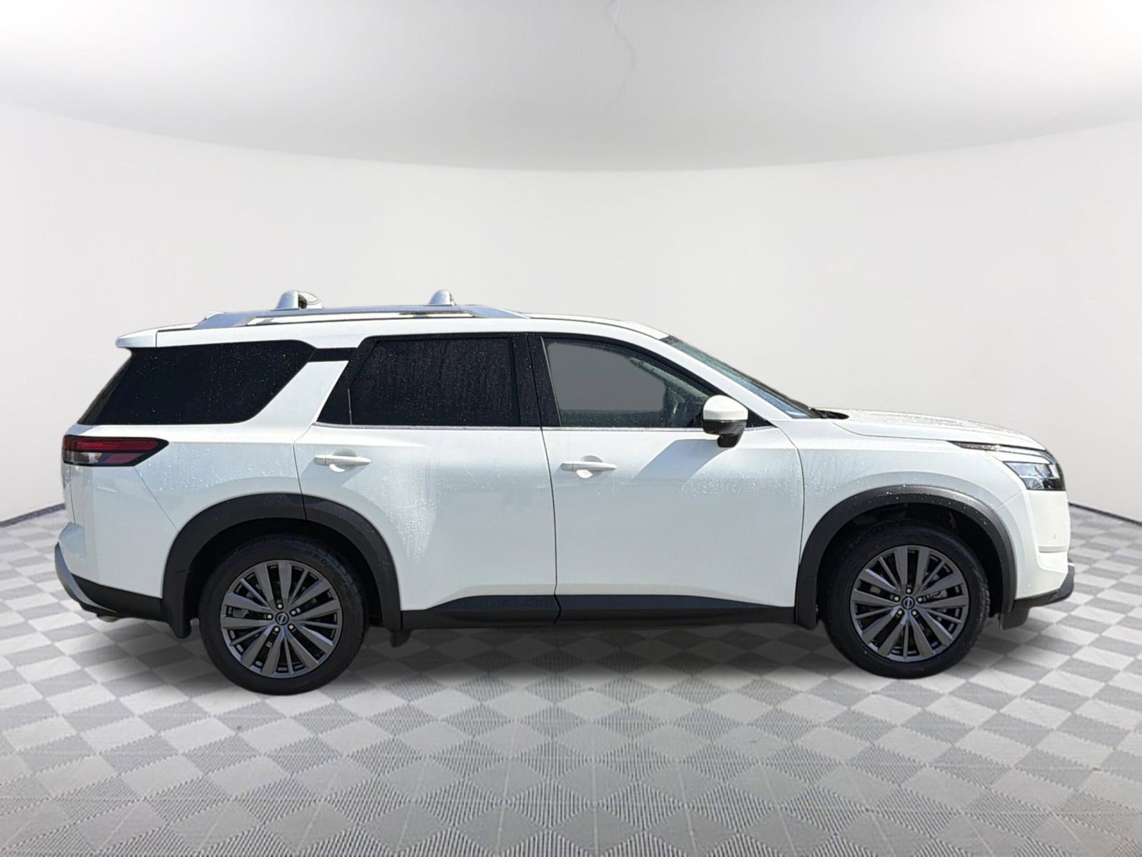 Used 2023 Nissan Pathfinder SL w/ SL Premium Package image 5