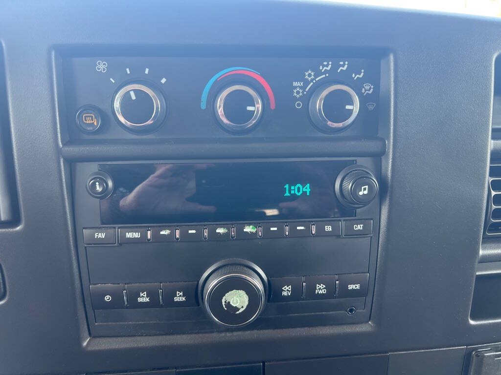 Used 2016 Chevrolet Express 3500 LS RWD image 18