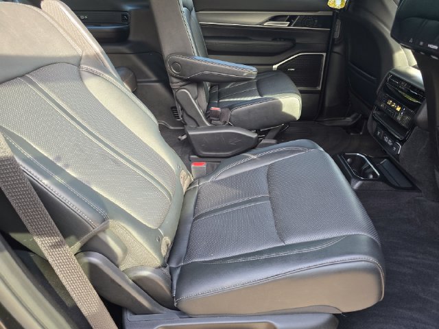 Used 2025 Jeep Wagoneer Series II w/ Premium Group I AWD/4WD image 34