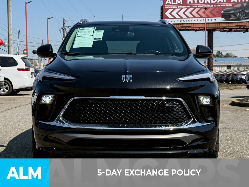 Used 2024 Buick Encore GX Sport Touring image 3