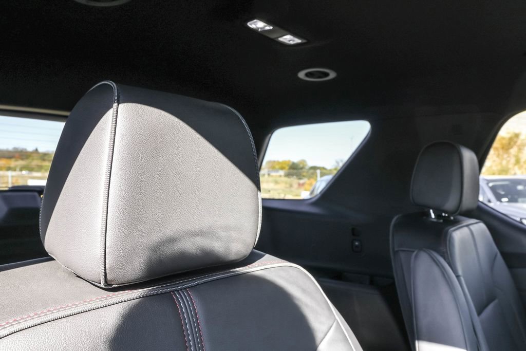 Used 2023 Chevrolet Traverse RS w/ LPO, Floor Liner Package image 33