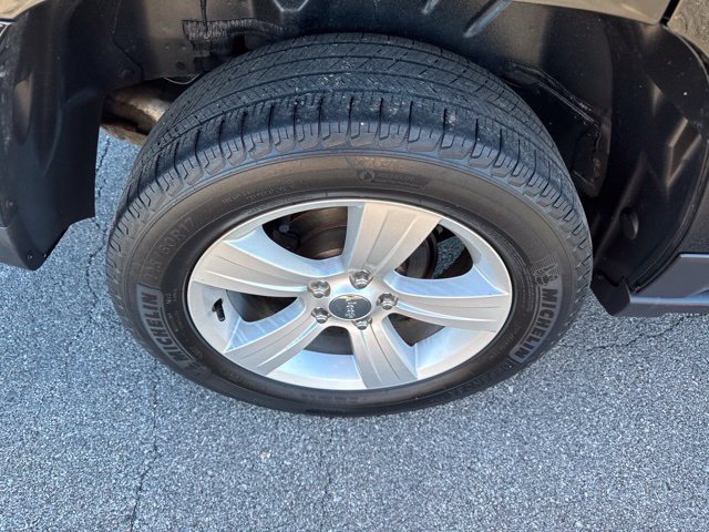 Used 2016 Jeep Patriot Latitude AWD/4WD image 9