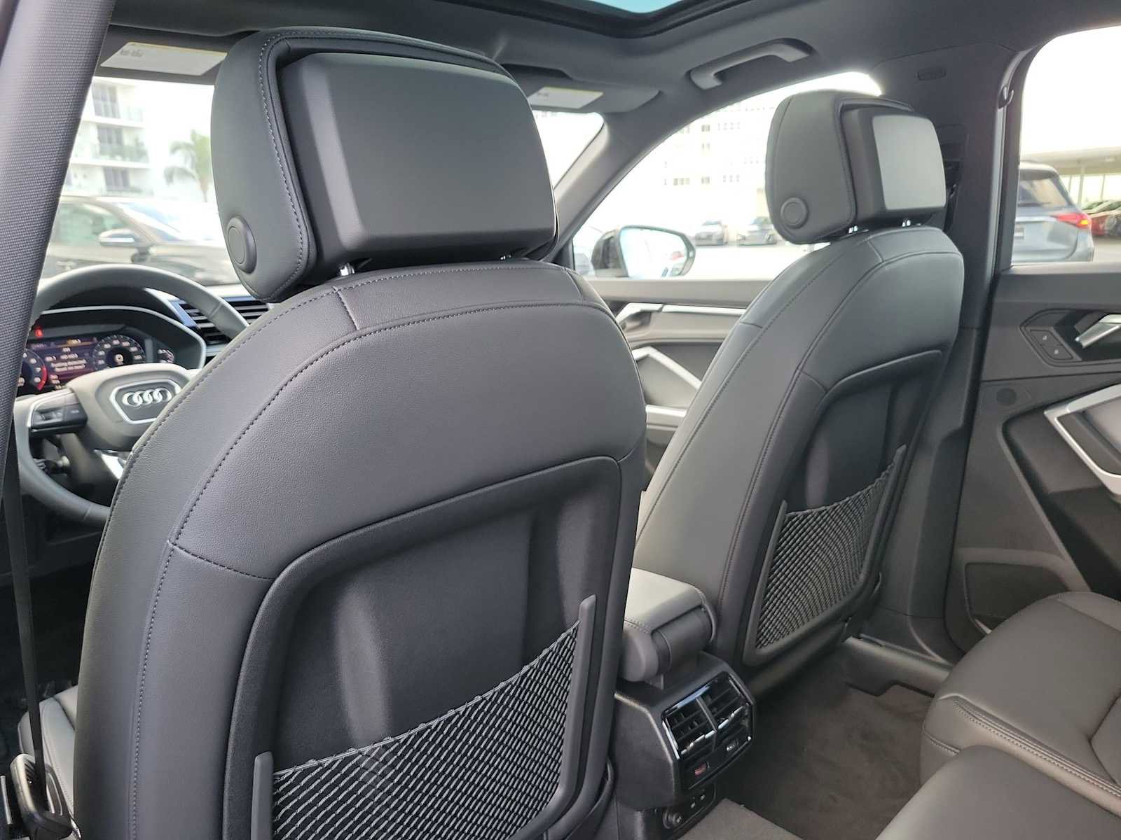 New 2025 Audi Q3 2.0T Premium image 17