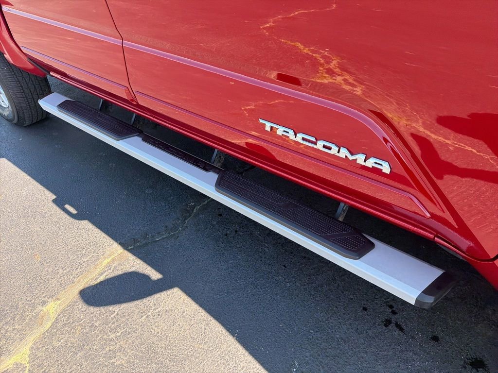 Certified 2024 Toyota Tacoma SR5 AWD/4WD image 5