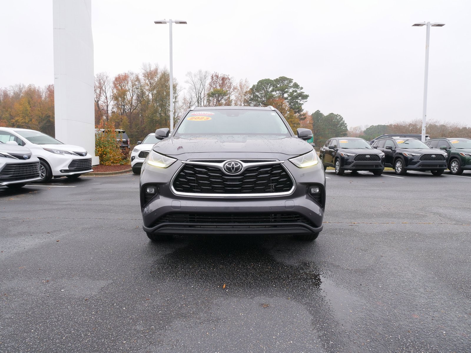 Used 2023 Toyota Highlander Limited image 9