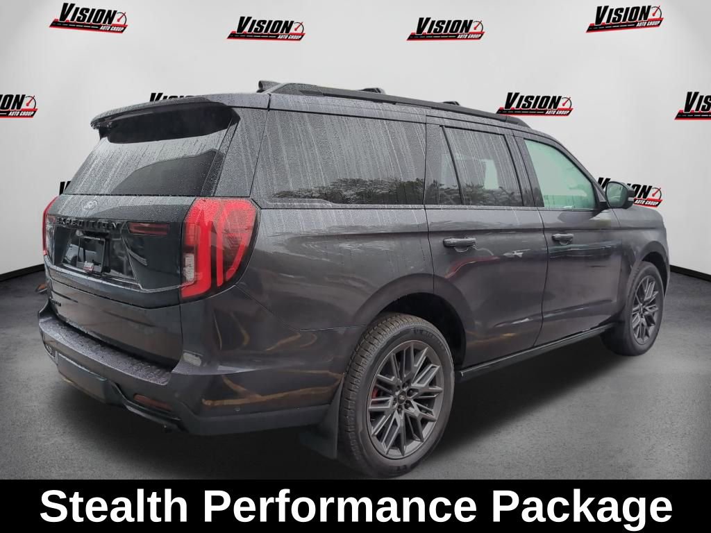 Used 2025 Ford Expedition Platinum w/ Stealth Performance Package AWD/4WD image 4