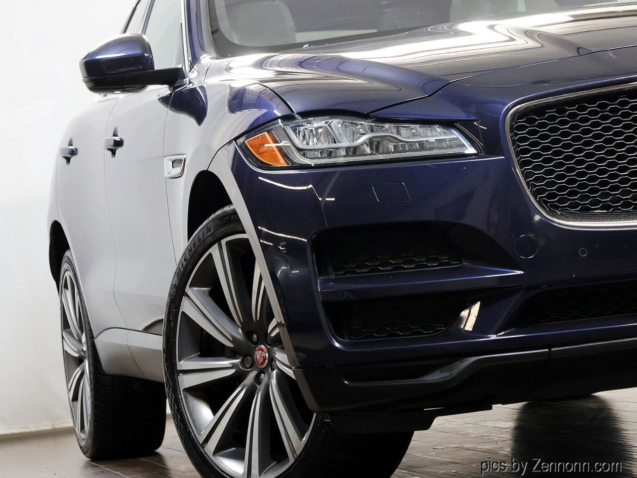 Used 2018 Jaguar F-PACE Prestige image 4