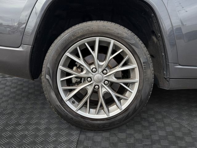 Used 2023 Jeep Grand Cherokee L Summit image 39