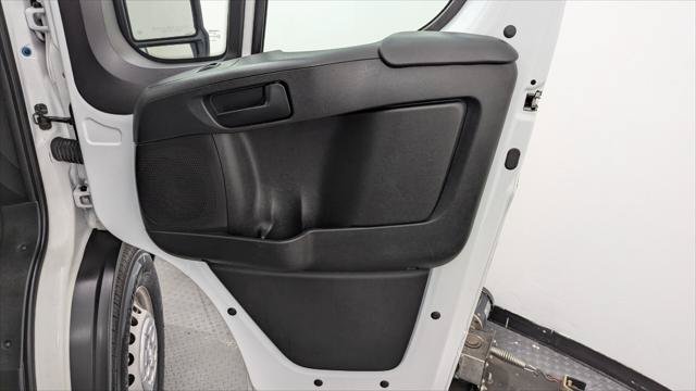 Used 2024 RAM ProMaster 2500 w/ Convenience Group FWD image 21