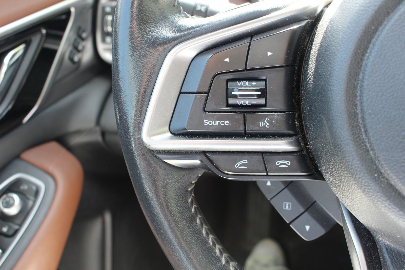 Used 2020 Subaru Outback Touring w/ Popular Package #2 image 22