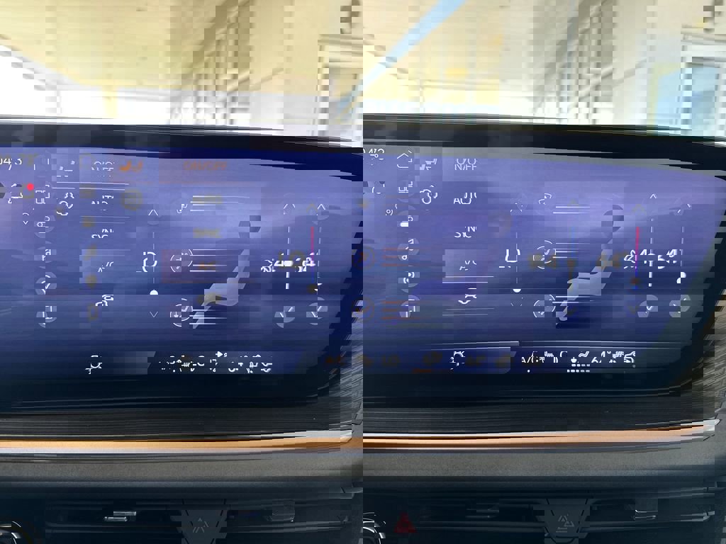 Certified 2025 Buick Envision Sport Touring image 13