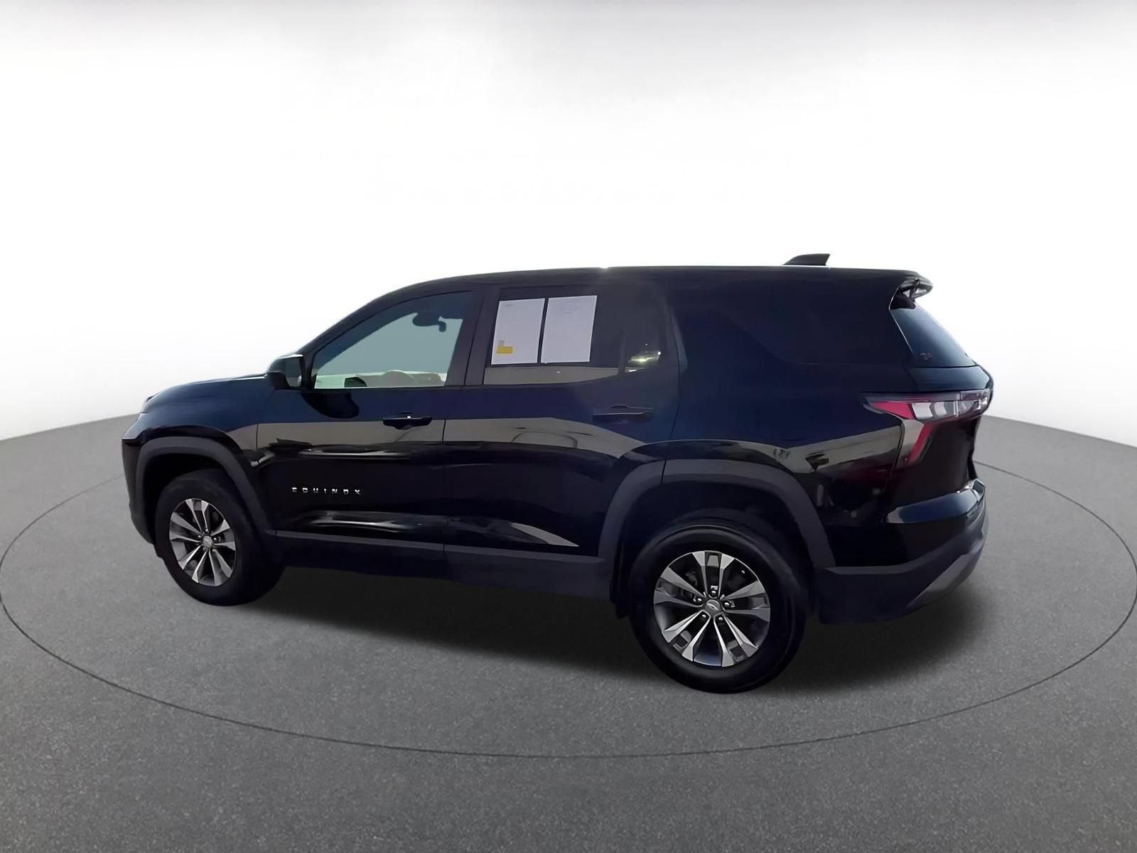 Used 2025 Chevrolet Equinox LT FWD image 7