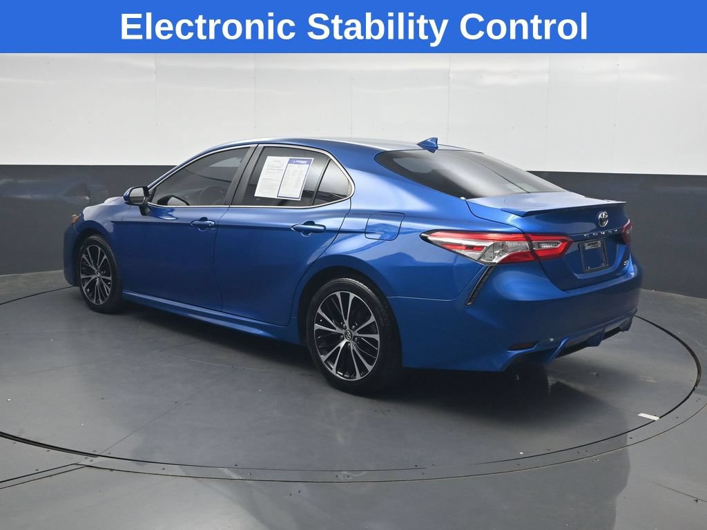 Used 2020 Toyota Camry SE FWD image 6