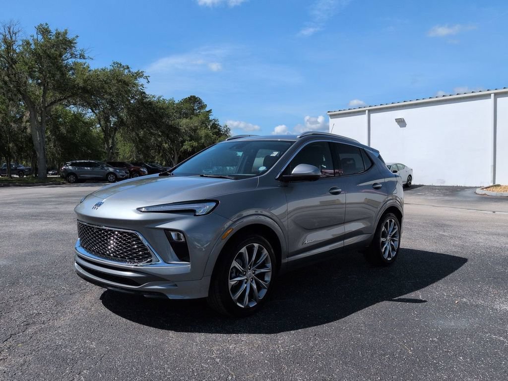 Used 2026 Buick Encore GX Avenir w/ Avenir Technology Package FWD image 8