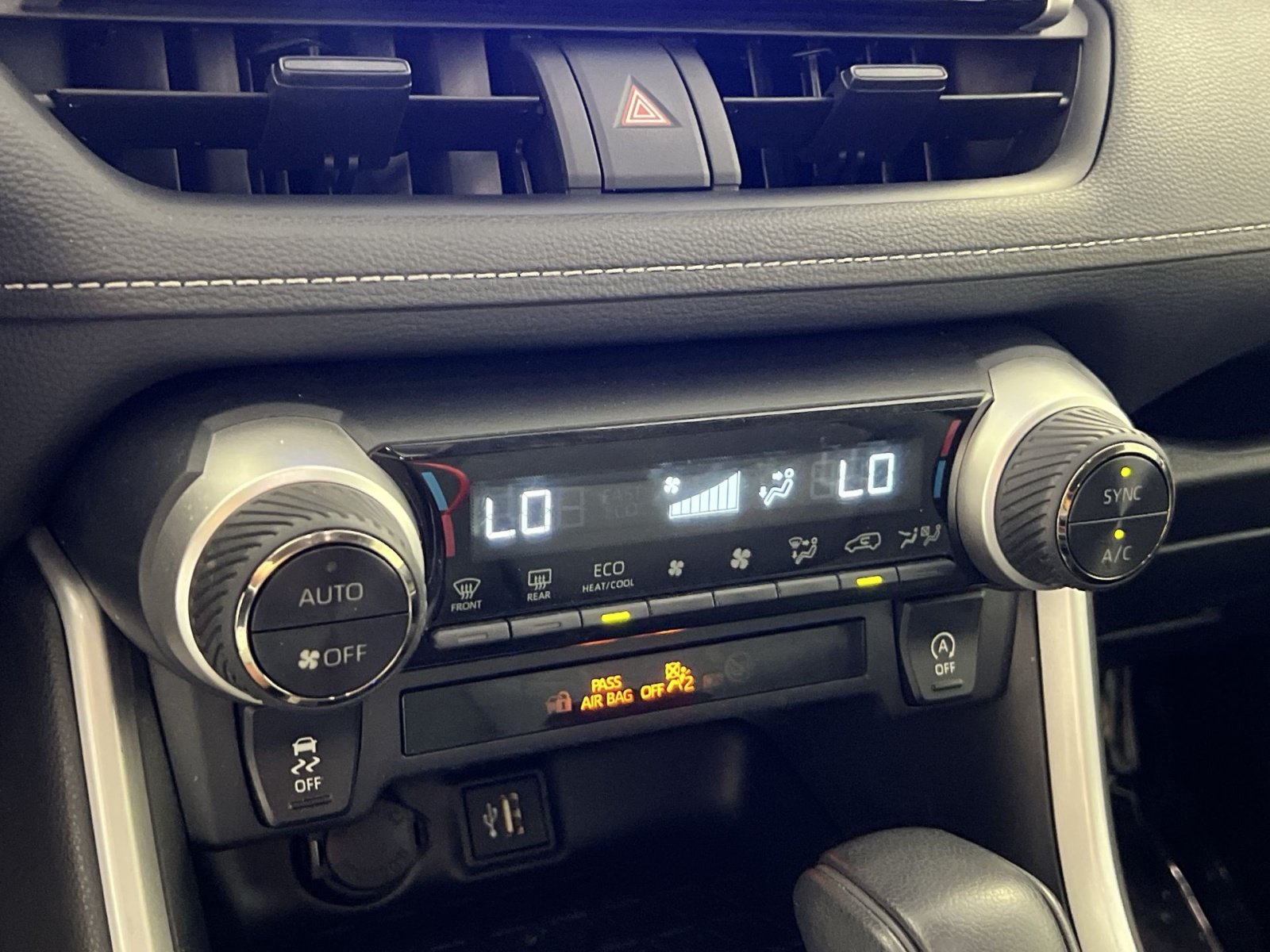 Used 2025 Toyota RAV4 XLE FWD image 22