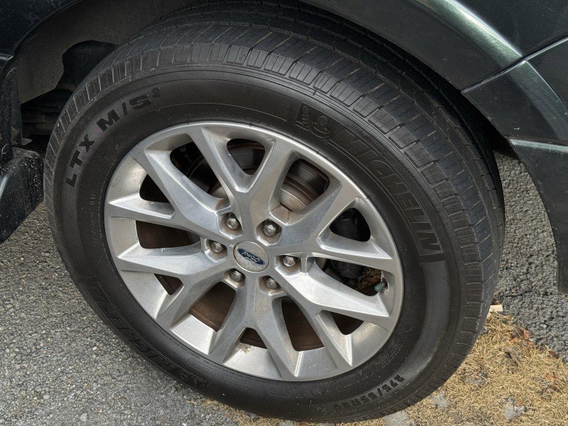 Used 2017 Ford Expedition Limited image 39