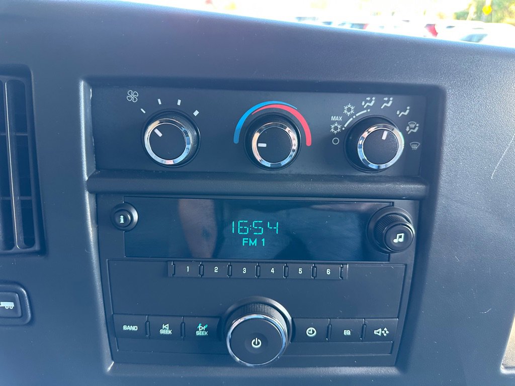 Used 2014 Chevrolet Express 1500 AWD image 22