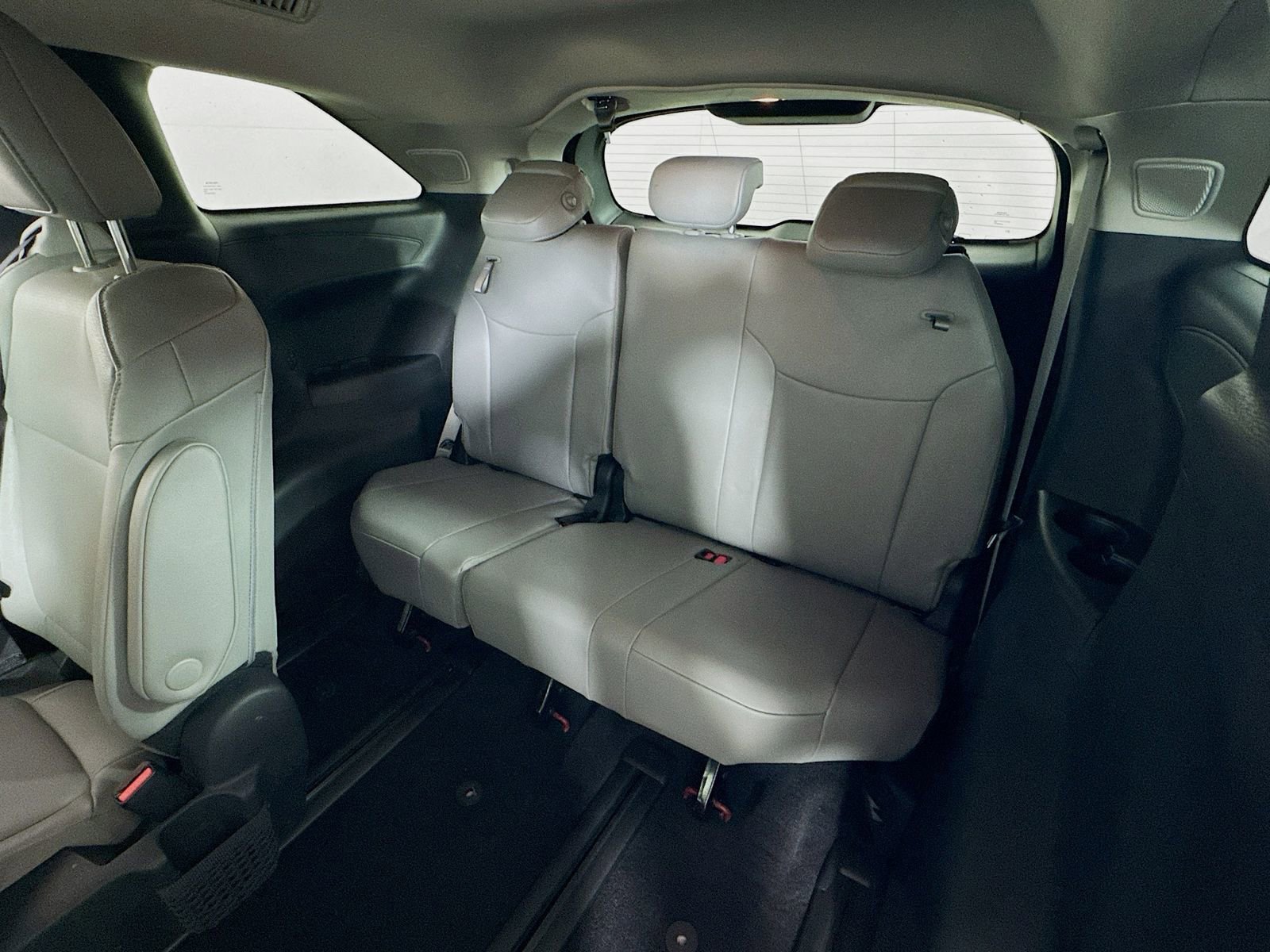 Used 2025 Toyota Sienna XLE w/ XLE Plus Package AWD/4WD image 23