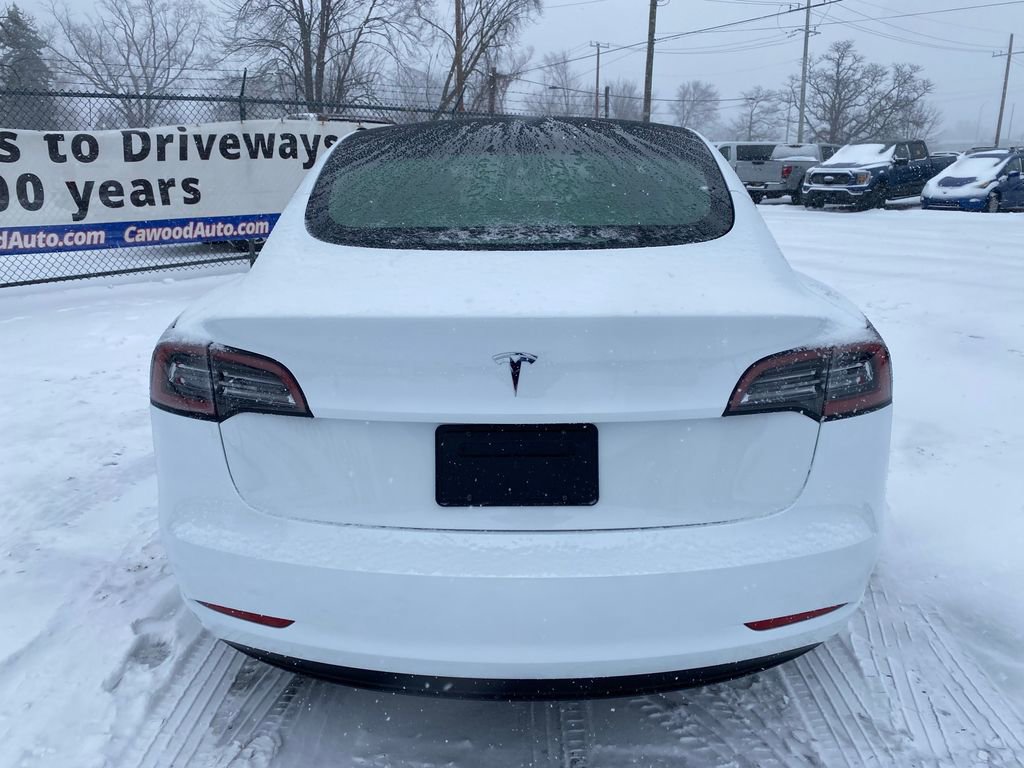 Used 2023 Tesla Model 3 Standard Range image 3