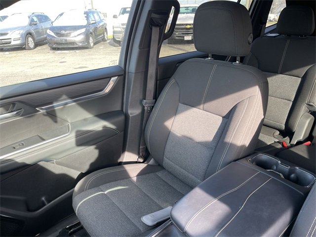 Used 2025 GMC Acadia Elevation image 25