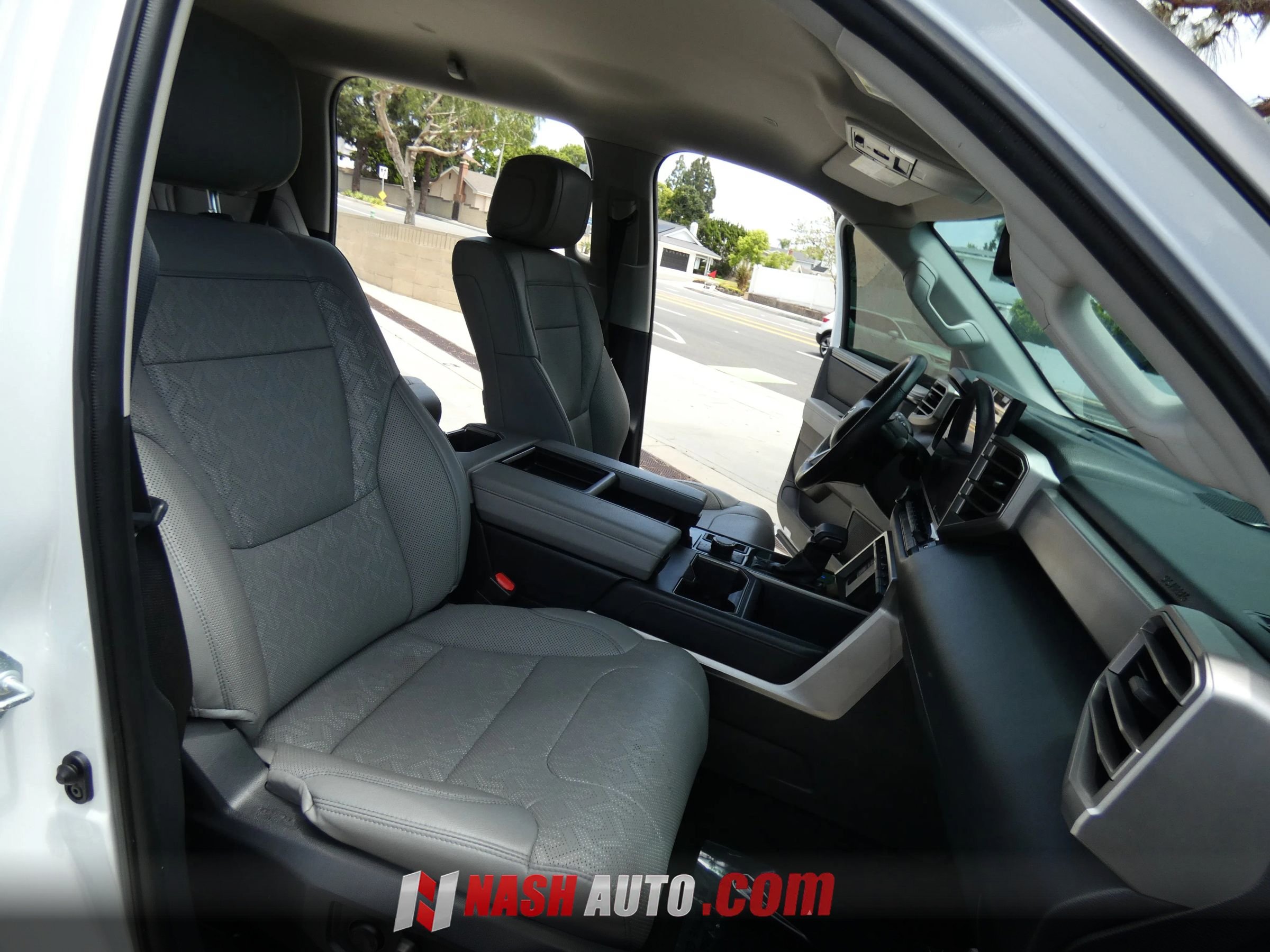 Used 2024 Toyota Tundra Limited w/ TRD Off-Road Package AWD/4WD image 36