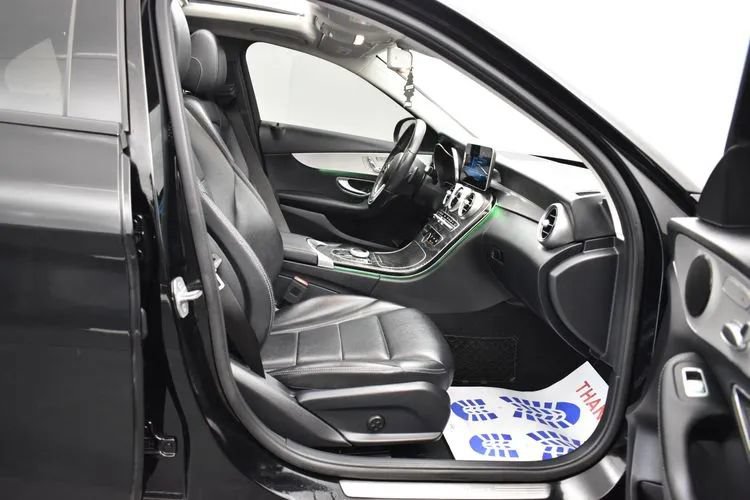 Used 2019 Mercedes-Benz C 300 4MATIC Sedan image 16
