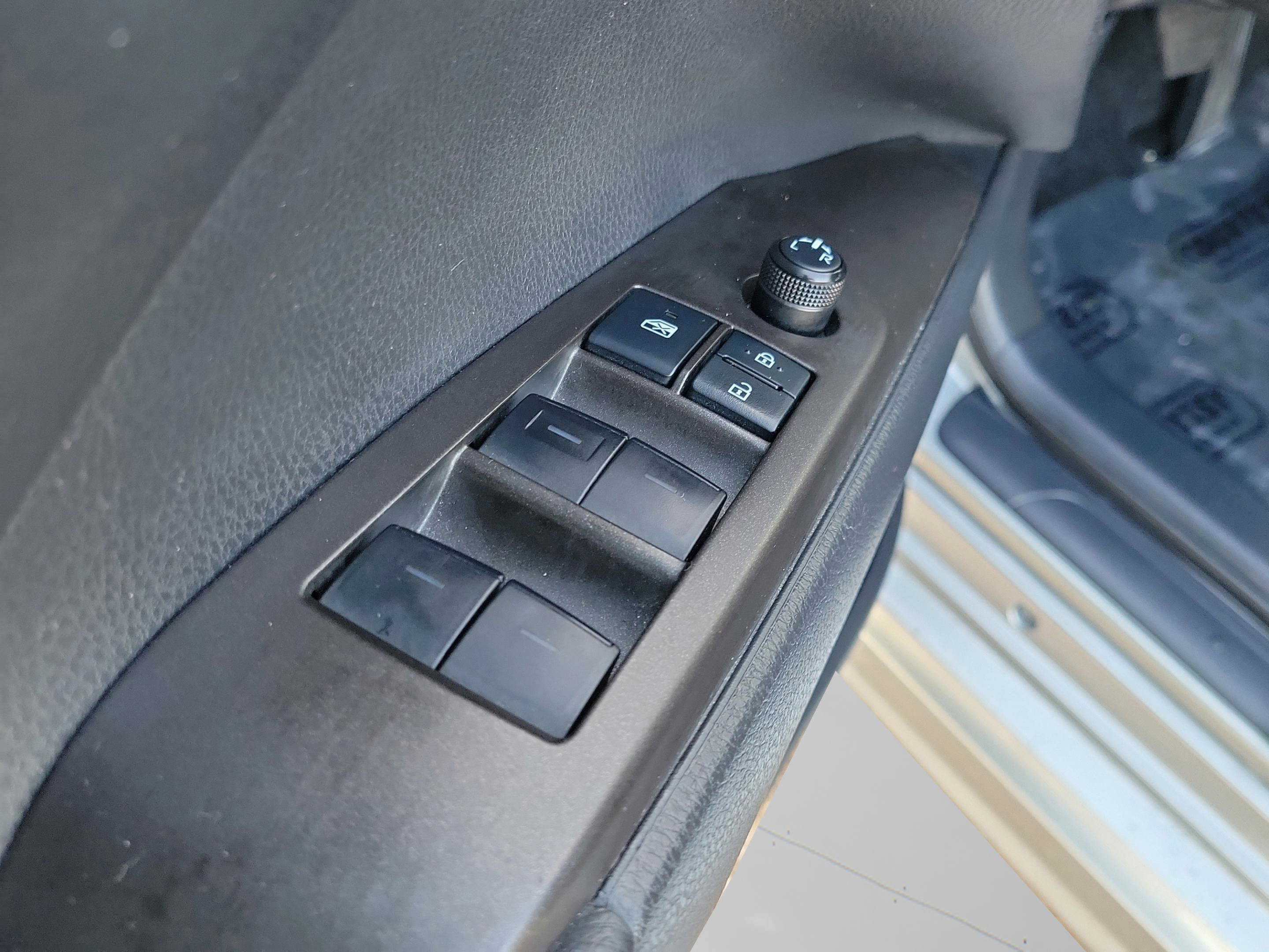 Used 2022 Toyota Camry SE image 21