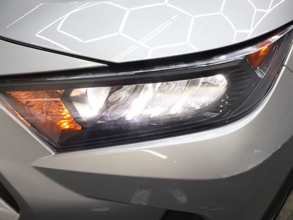 Used 2022 Toyota RAV4 LE image 29