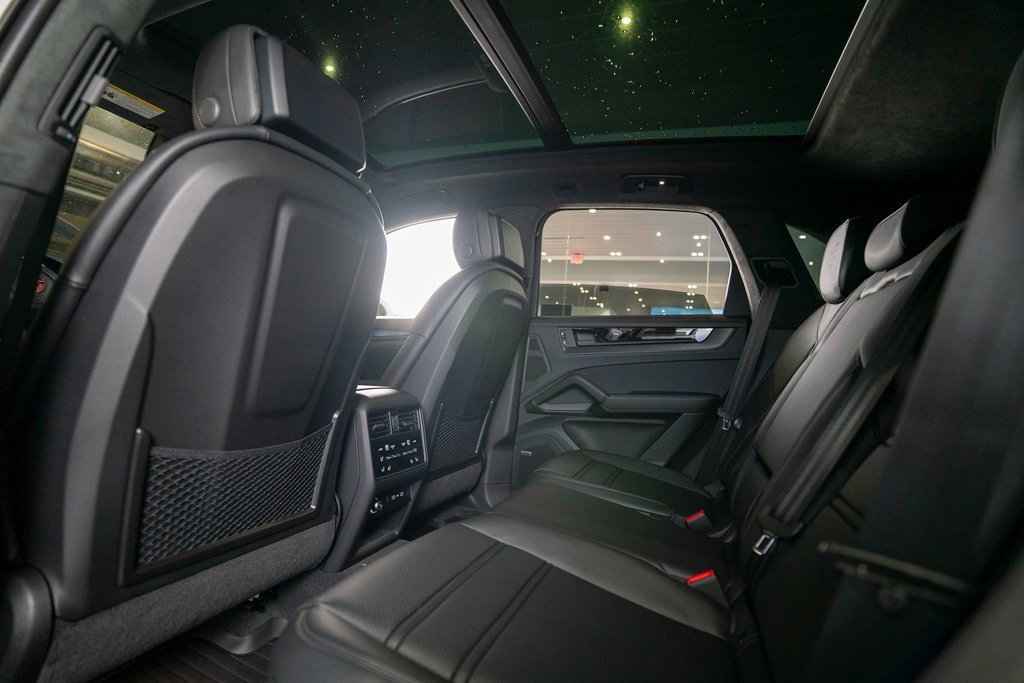 New 2026 Porsche Cayenne GTS image 41