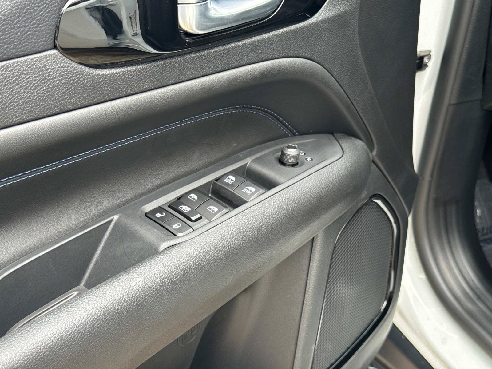 New 2026 Jeep Compass Latitude AWD/4WD image 17