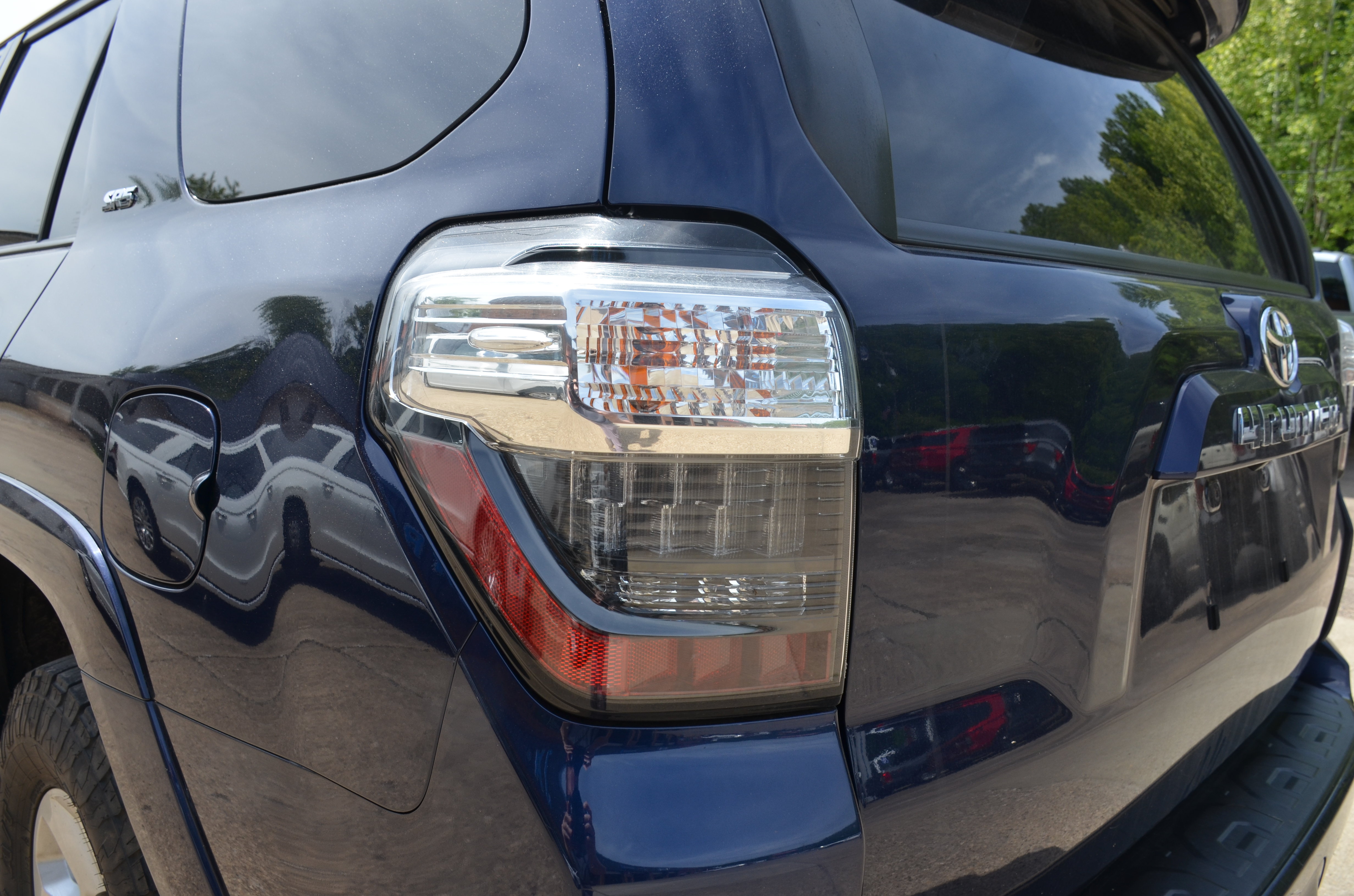 Used 2021 Toyota 4Runner SR5 Premium w/ Moonroof Package AWD/4WD image 10