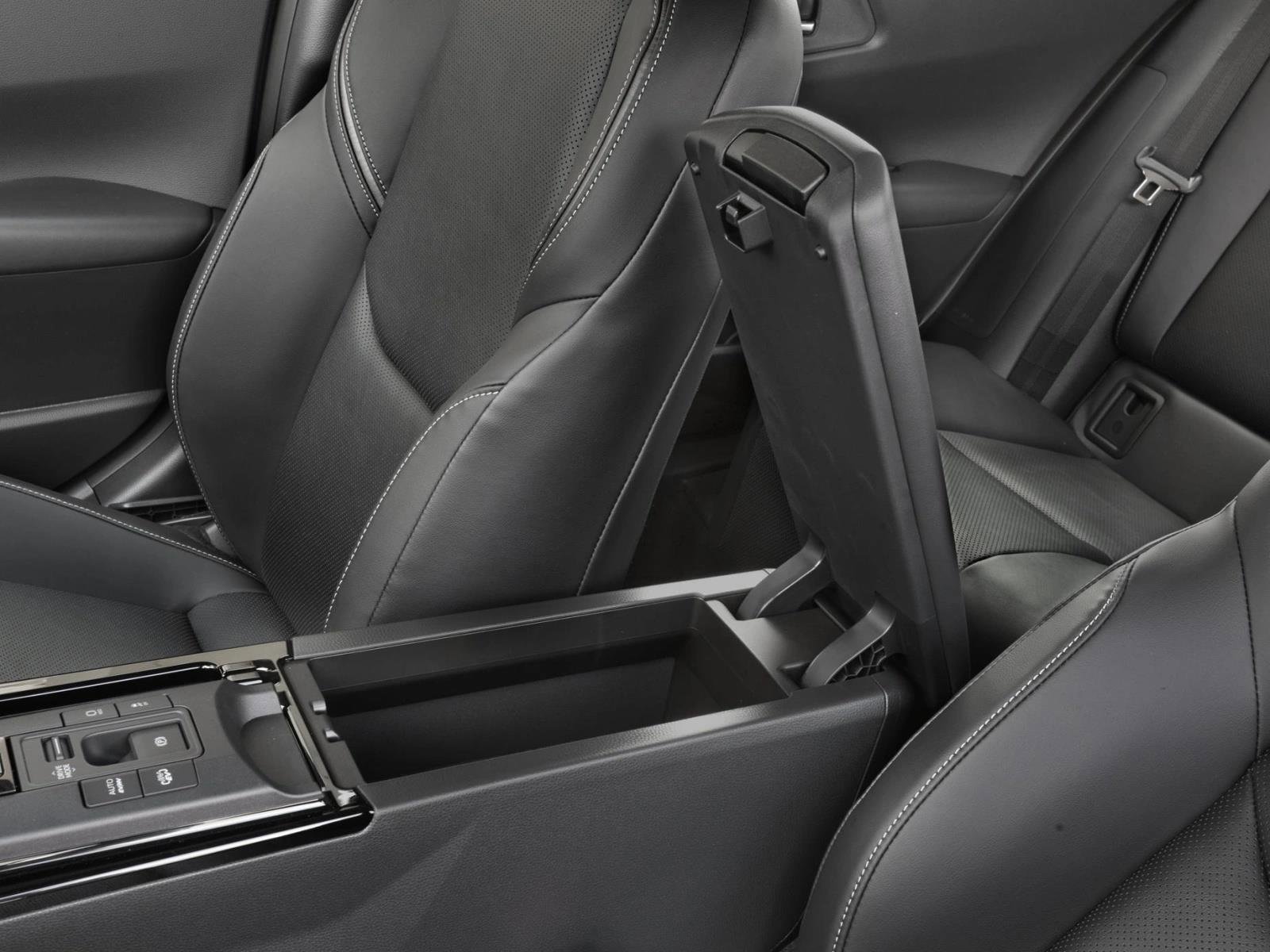 New 2026 Toyota Prius Plug-In Hybrid FWD image 10