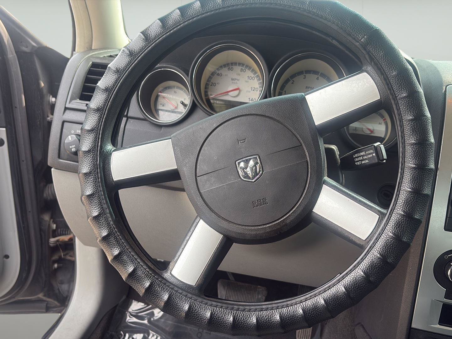 Used 2010 Dodge Charger SXT RWD image 23