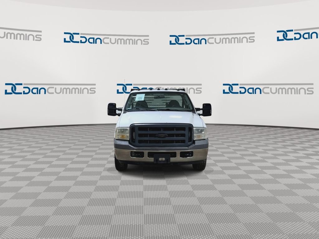 Used 2006 Ford F350 XL image 3