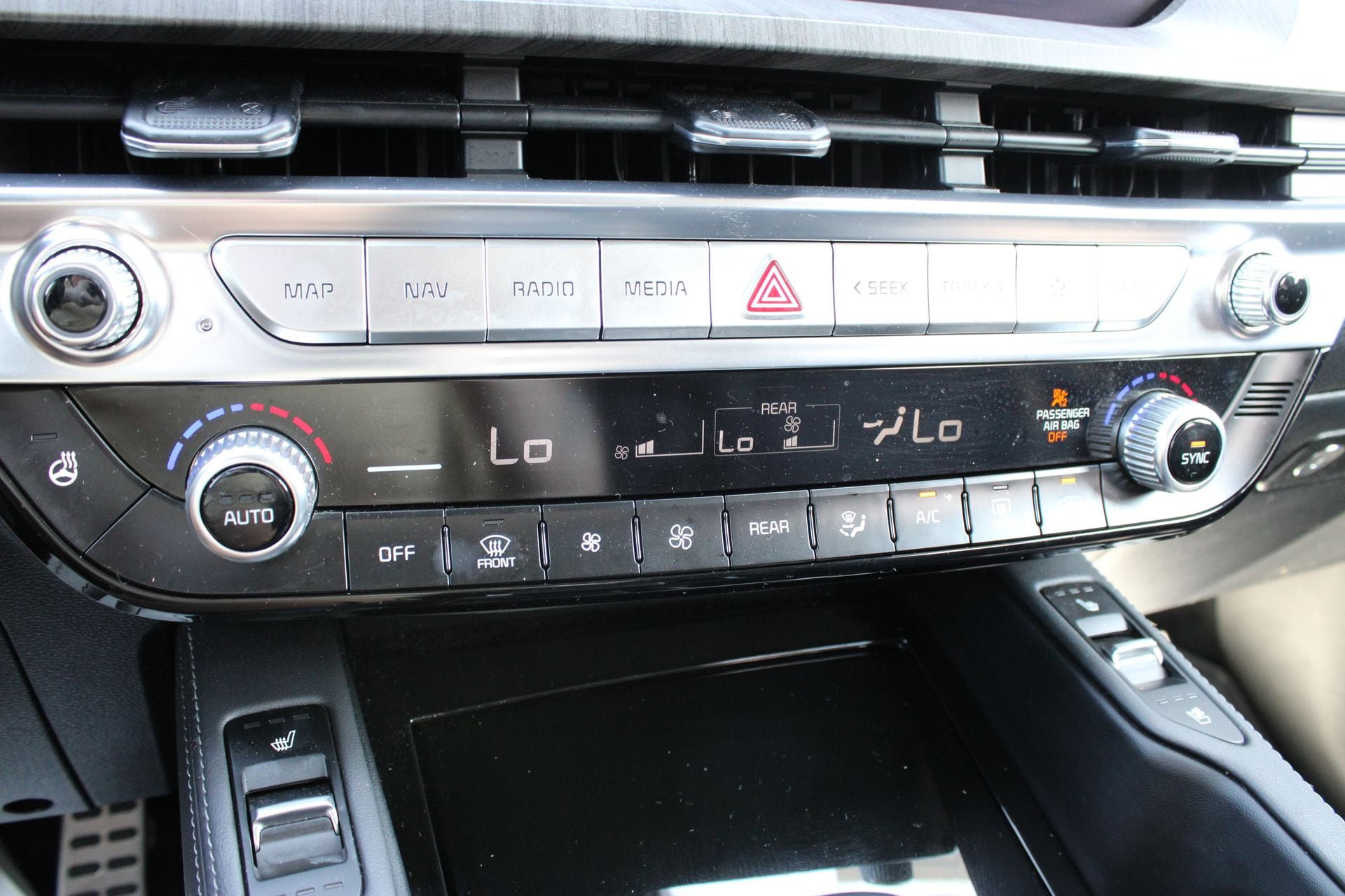 Used 2023 Kia Telluride SX Prestige AWD/4WD image 38