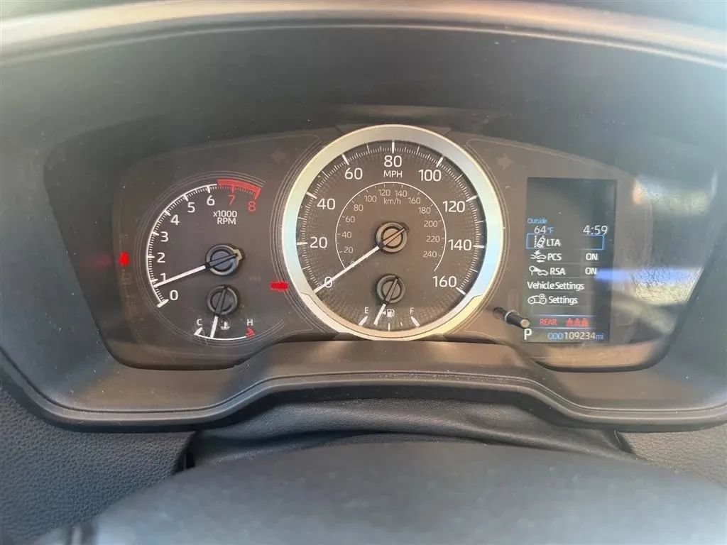 Used 2022 Toyota Corolla LE FWD image 13