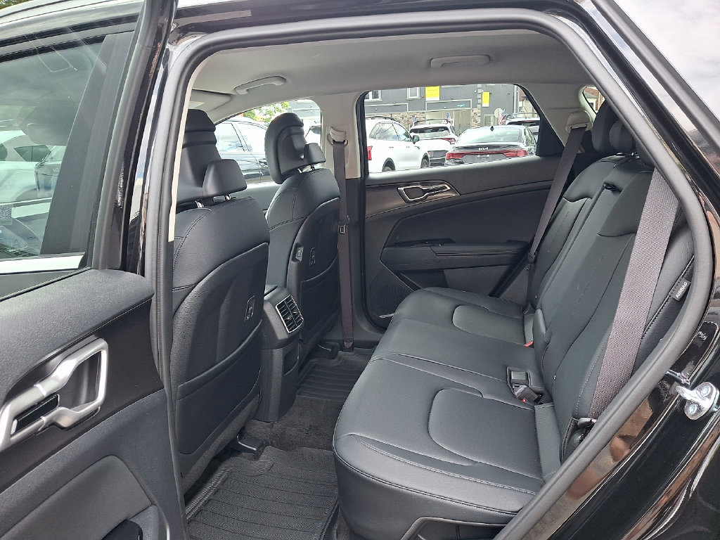 Used 2025 Kia Sportage EX AWD/4WD image 10